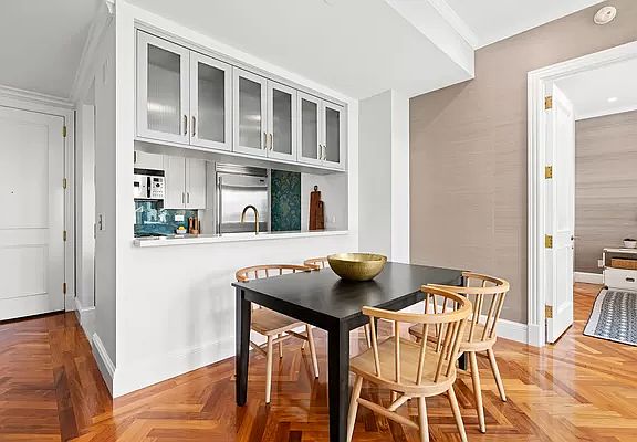 4th image of 351 E 51st St APT 15B