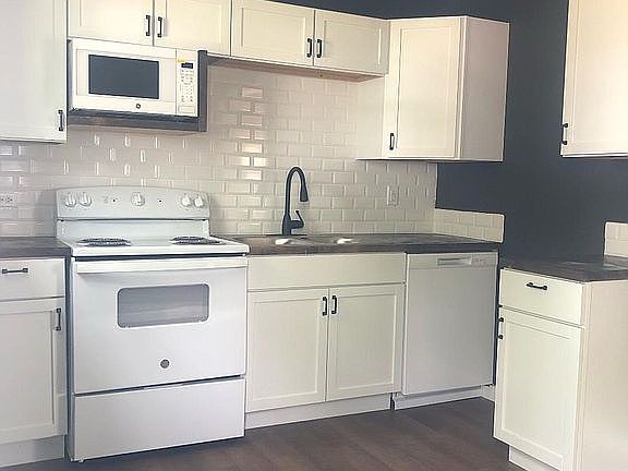 5th image of 303 S Belmont Ave