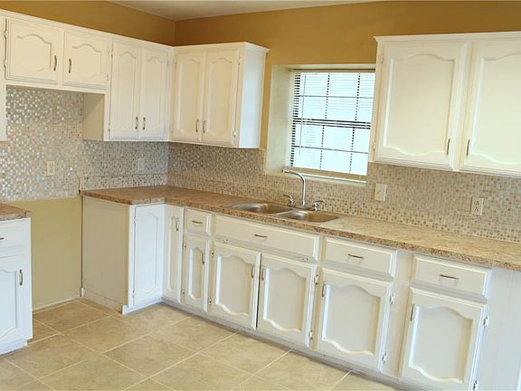 4th image of 1312 Washington Dr