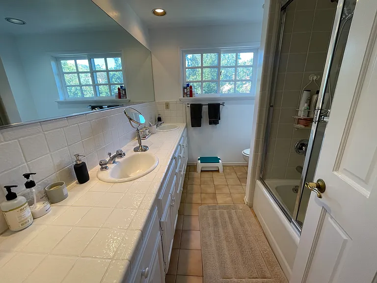 1083 E Elmwood Ave — Photo 12