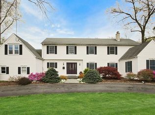 224 W Hobart Gap Rd, Livingston, NJ 07039