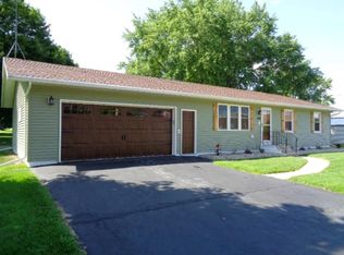 204 W 4th St, Gillett, WI 54124