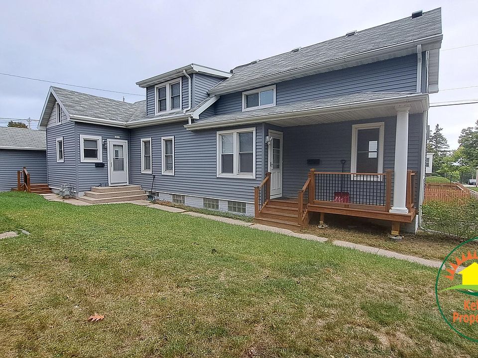 Exterior & Yard. Front Unit is available for rent. Front tenant is given option to move to back unit with garage if back tenant moves out.