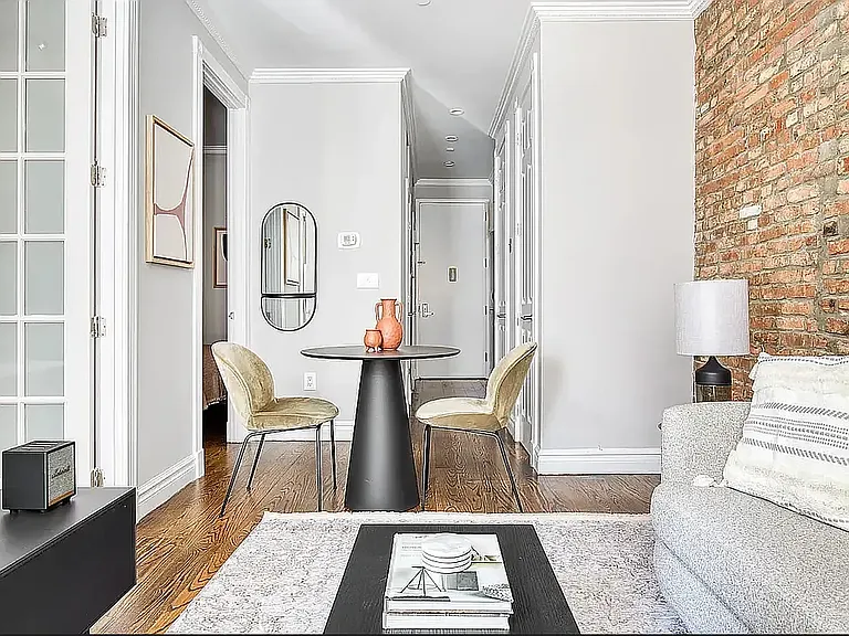 345 E 5th St #10 — Photo 1