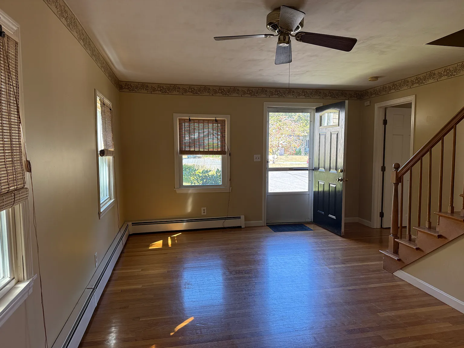 2 bed, 984 sqft, $2,700 — Photo 3