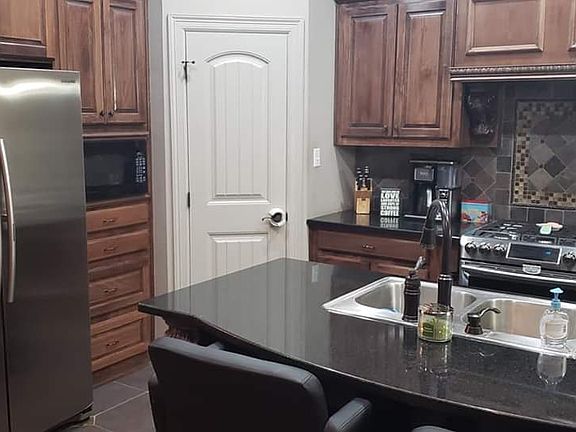 3rd image of 230 Olympia Dr