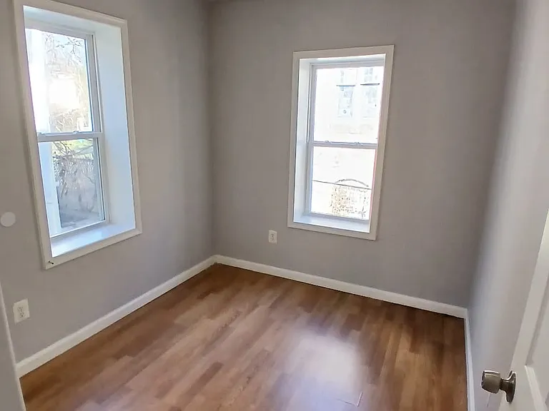 19 E Ashmead St — Photo 10