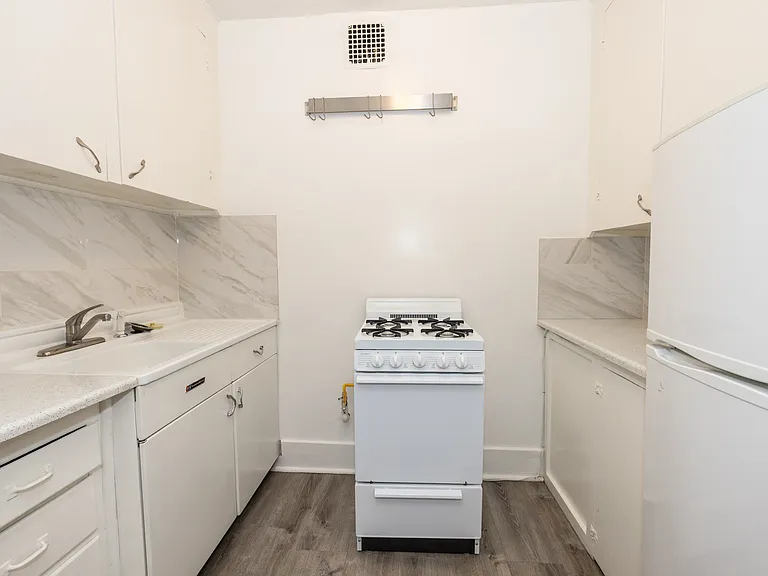 1026 Washington Street — Photo 10