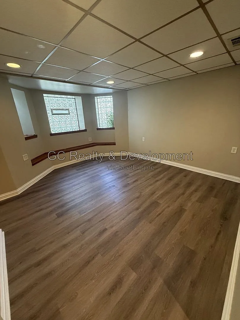 2 bed, 1.0 bath, 660 sqft, $1,495 — Photo 2