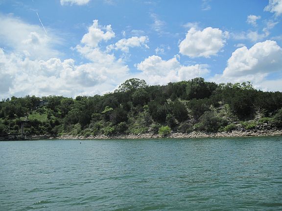 3rd image of 1 Travis Dr