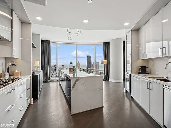 5th image of 401 N Wabash Ave #54AB