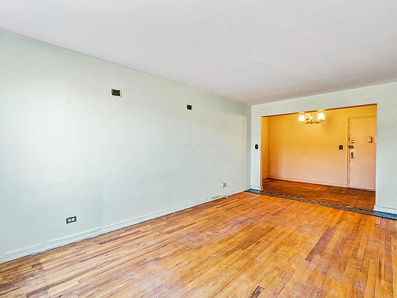 5th image of 33-24 93rd St APT 2L