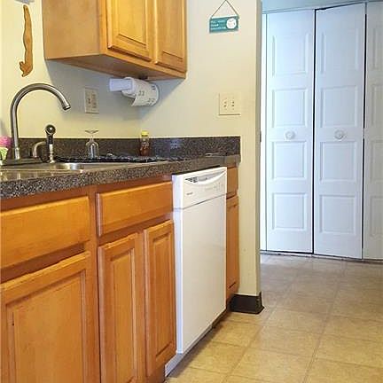 5th image of 63 Brookwood Dr APT C