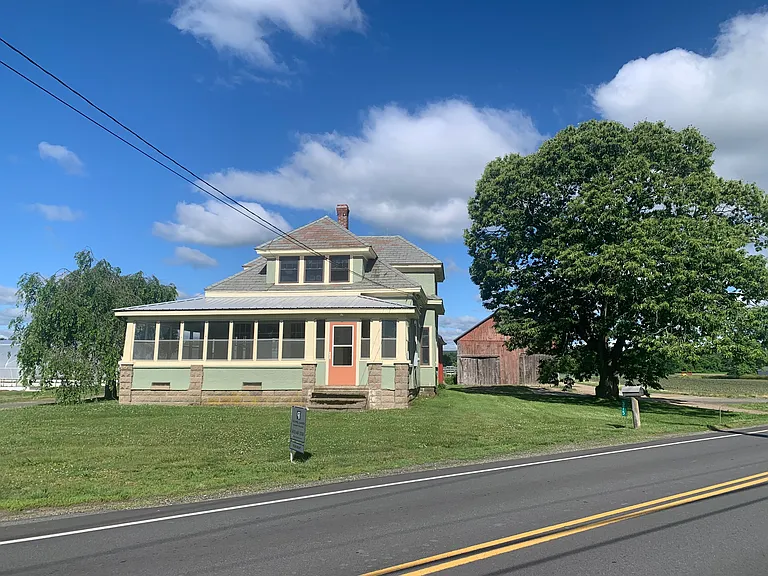 375 Hadley Rd — Photo 5