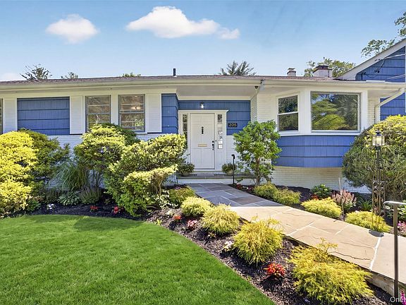 3rd image of 205 Soundview Avenue