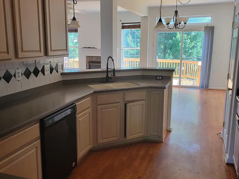 43799 Maison Blanc Sq — Photo 4