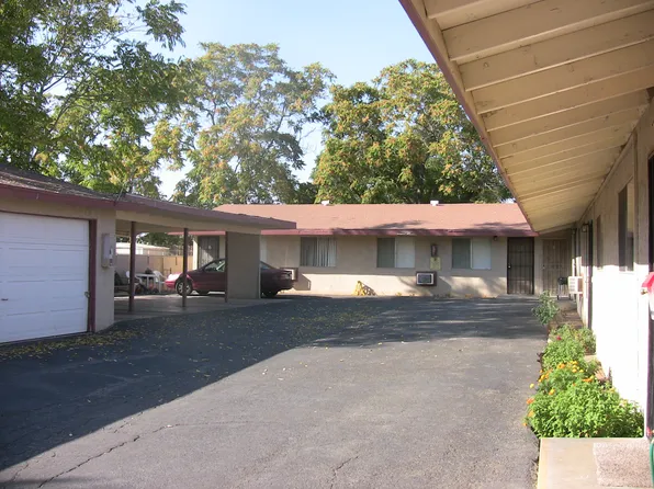 1198 E 8th St APT 6, Beaumont, CA 92223