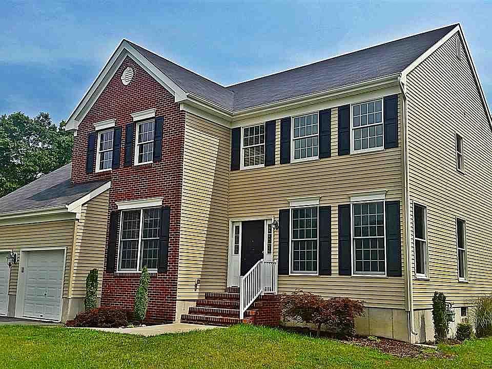 1st image of 805 Forest Park Dr