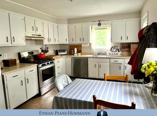 76 Hammond St APT 1, Waltham, MA 02451