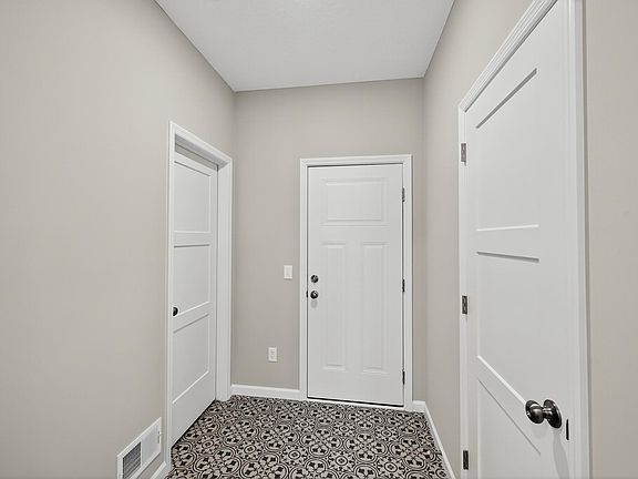 5th image of 2615 Arbor Dr
