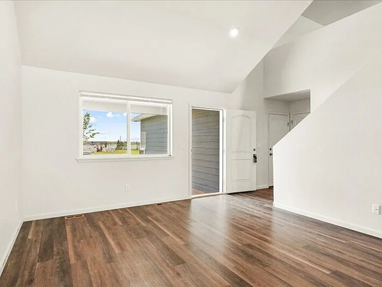1552 Danny Pl — Photo 2