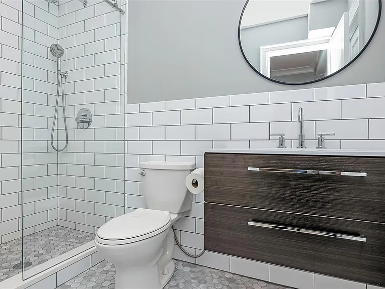 161 W Hudson St — Photo 13