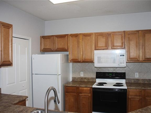 3rd image of 6149 Metrowest Blvd Unit 205