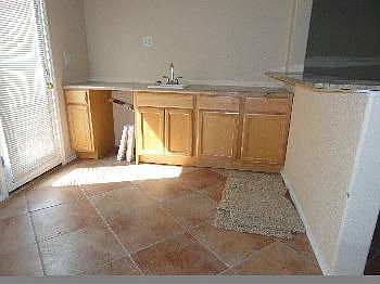 4th image of 3370 Tolteca Dr