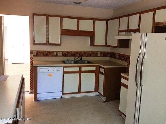 3rd image of 7745 Rockridge Dr W