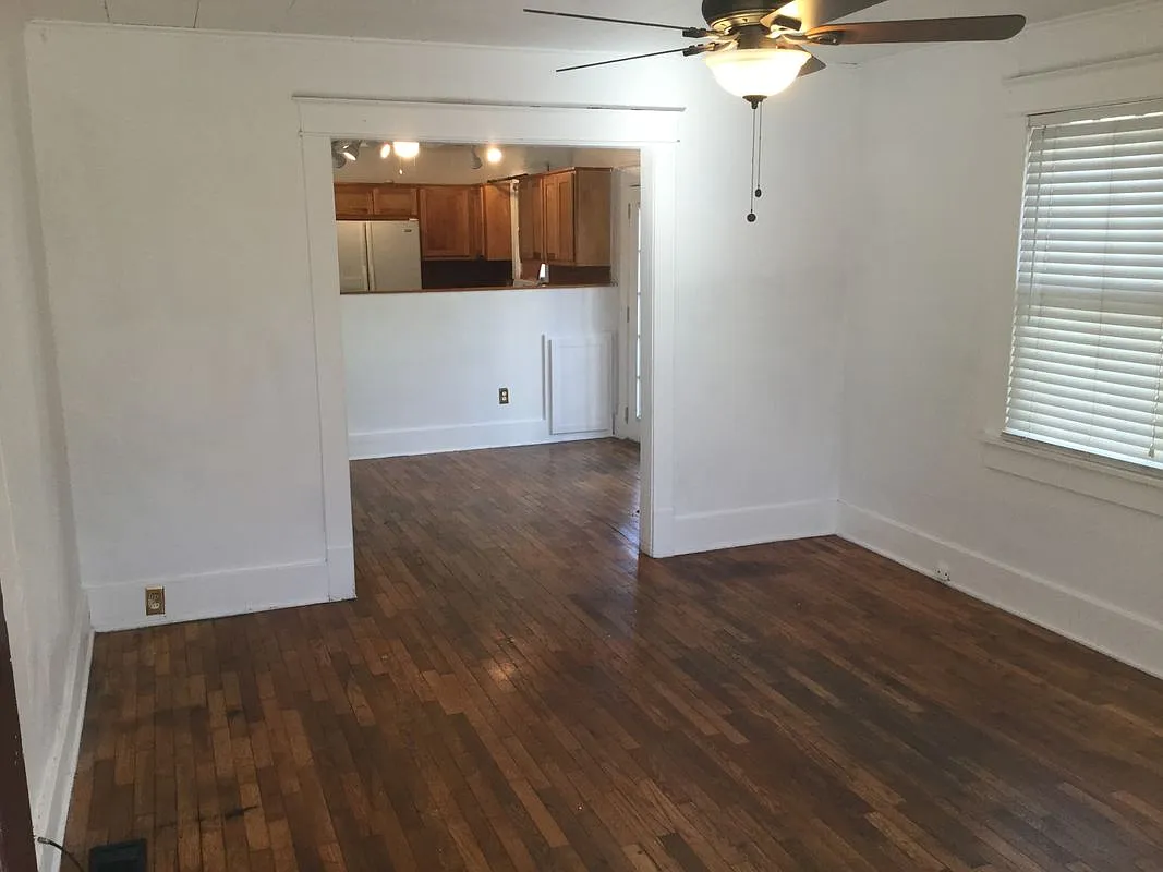 3 bed, 2.0 bath, 1200 sqft, $2,700 — Photo 4