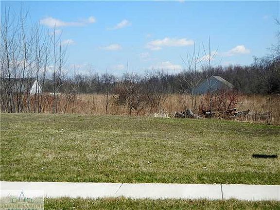 3rd image of 1260 Holly Ct