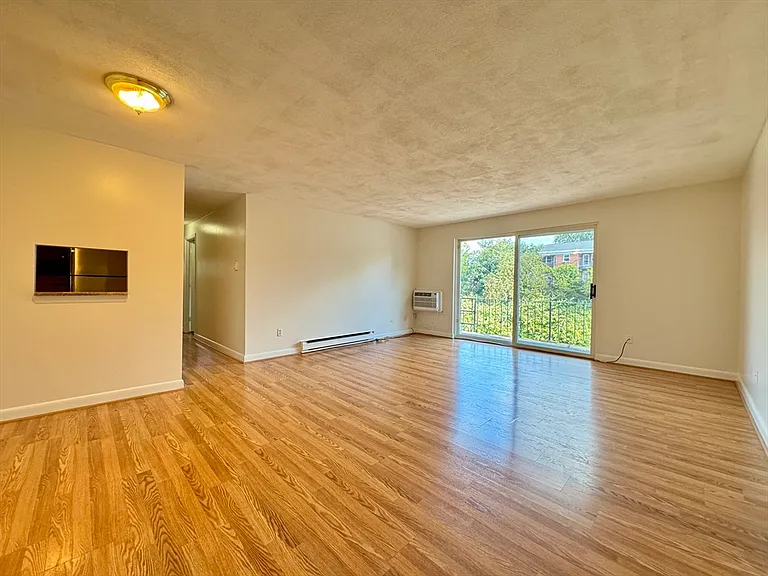 96 Fountain Ln #11 — Photo 3