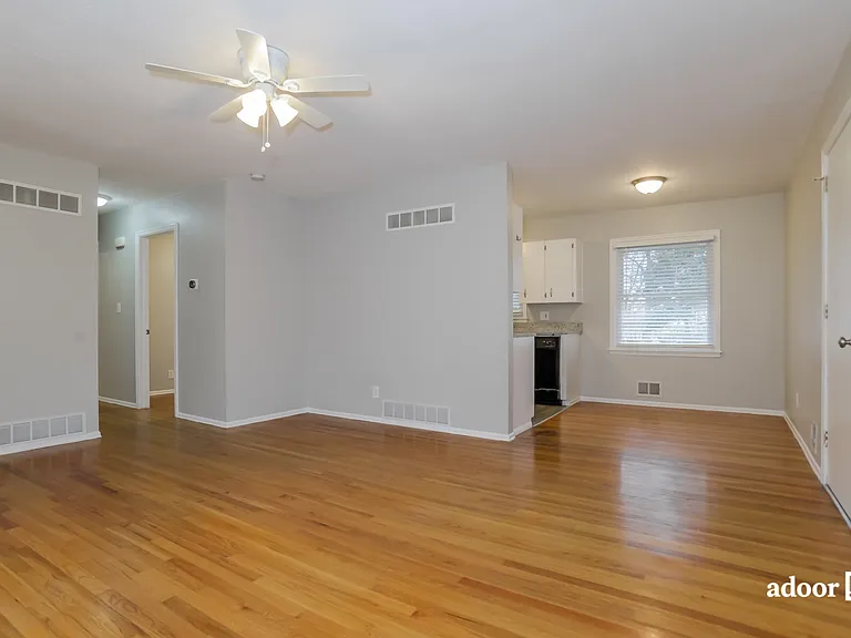 405 Grant St — Photo 5