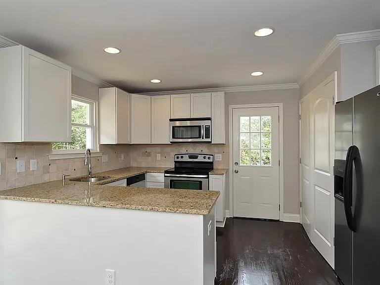 5127 Furman Pl — Photo 3