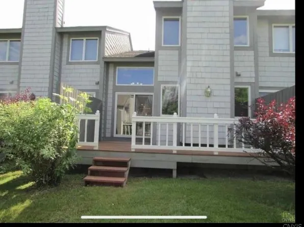 372 Summerhaven Dr N, East Syracuse, NY 13057