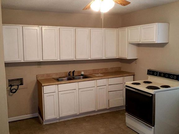 3rd image of 224 Challedon Dr