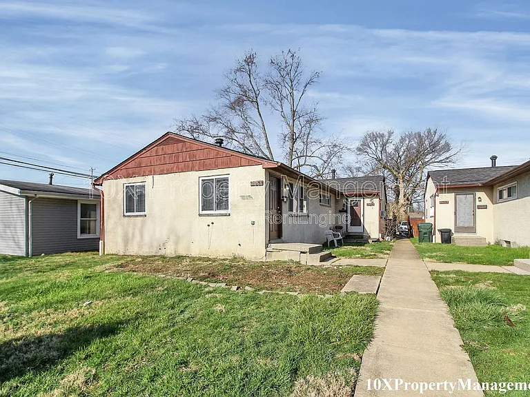 2459 Hiawatha St — Photo 2