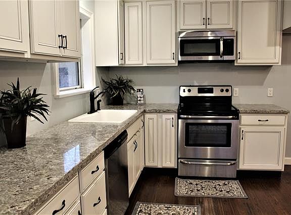 4th image of 4334 Woodridge Dr