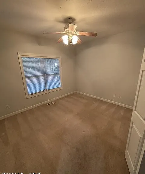 1150 Linden Rd — Photo 14