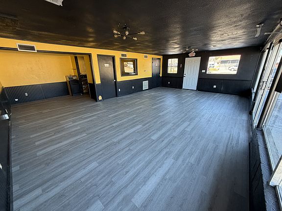 3rd image of 2105 N Broadway St
