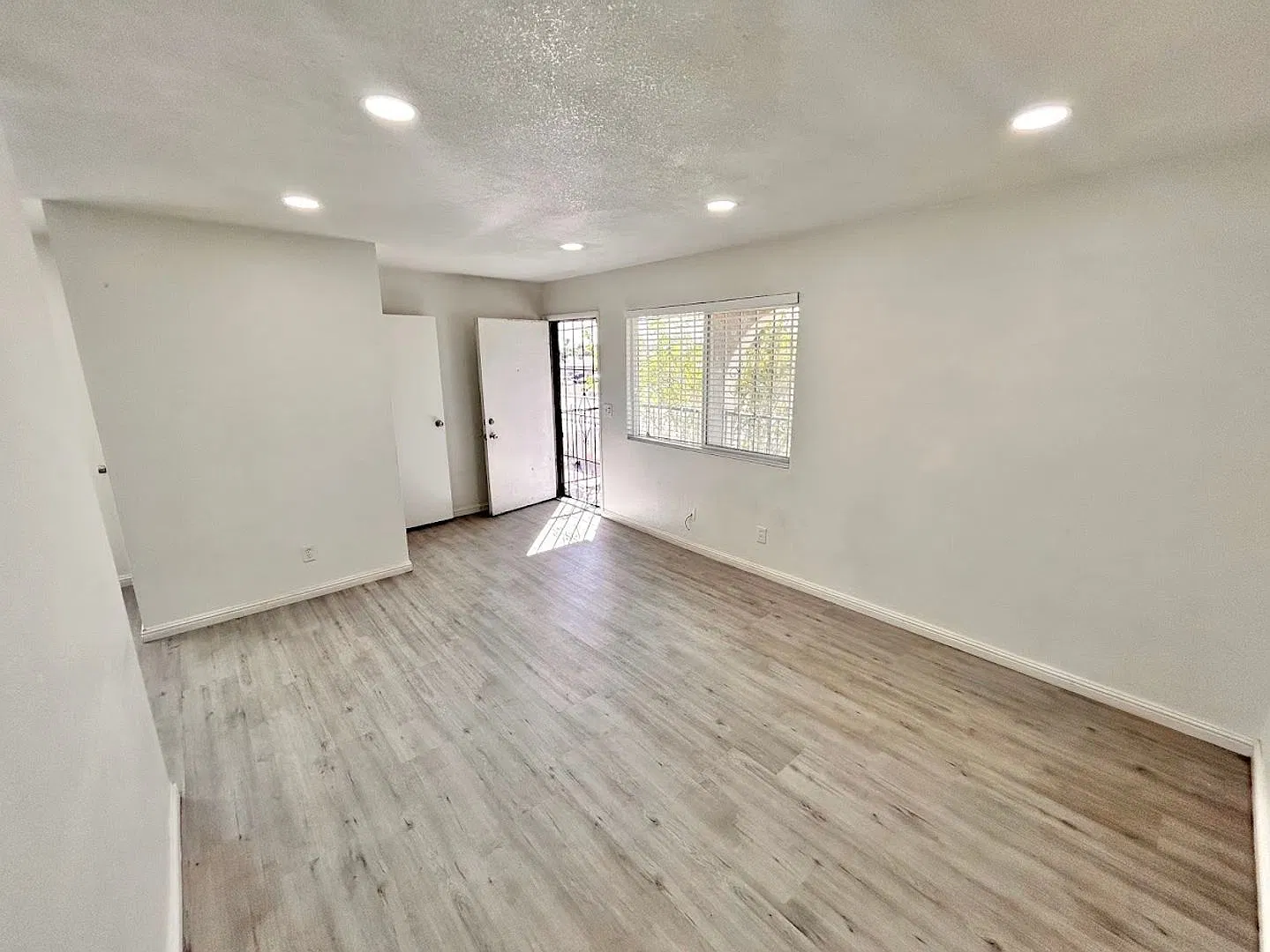 4225 Stewart Ave — Photo 2
