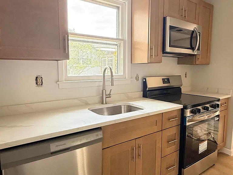 50 Westport Dr #71 — Photo 3