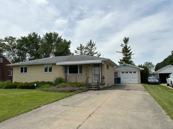 990 Mulholland St, Bay City, MI 48708