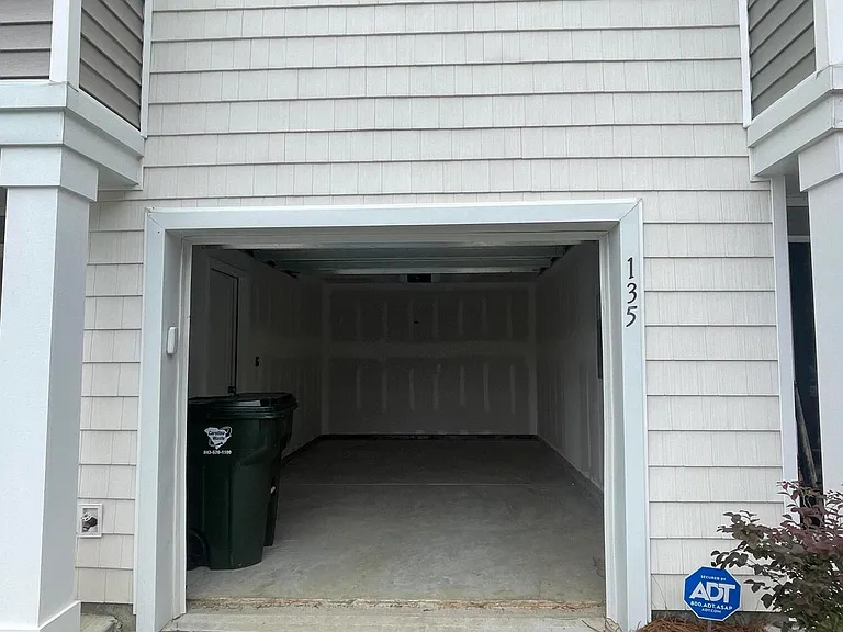 135 E Sunrise Ln — Photo 22