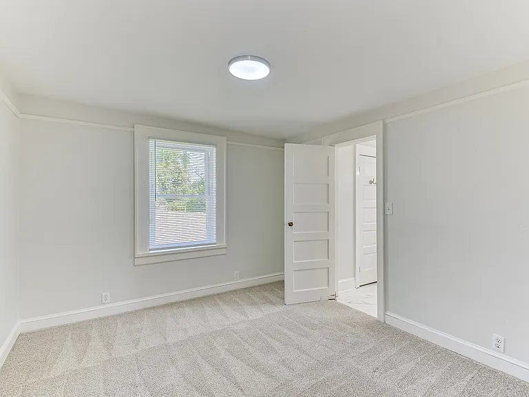 2353 Redwood Dr — Photo 17