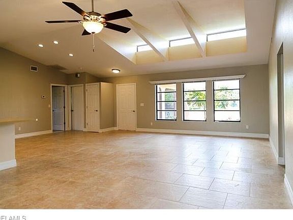 5th image of 506 SE 9th Ave
