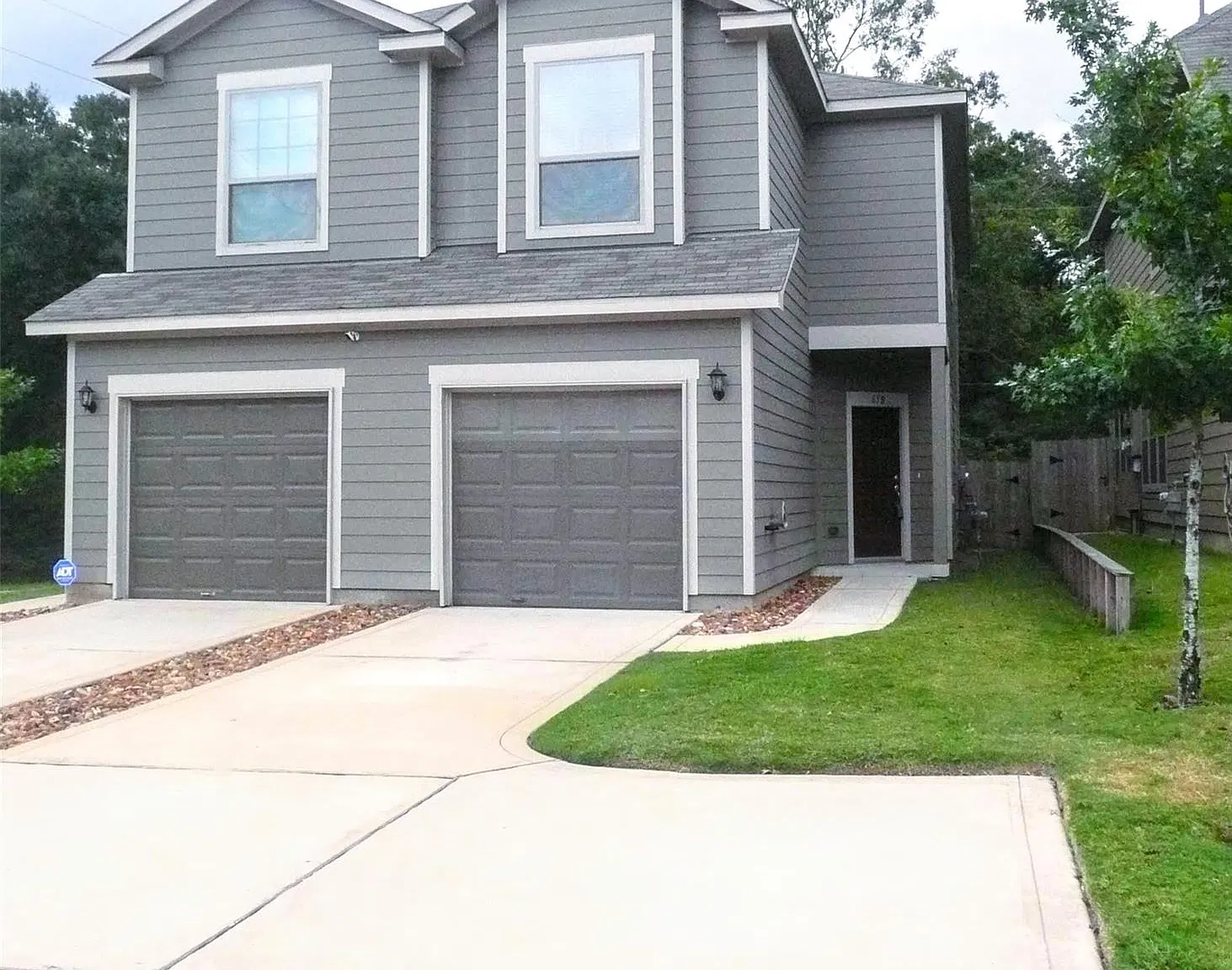 3 bed, 2.5 bath, 1551 sqft, $1,649 — Photo 1
