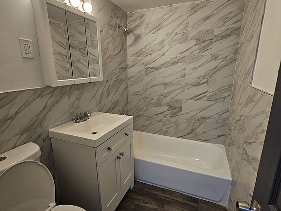 2nd image of 276 Prospect St APT 1E