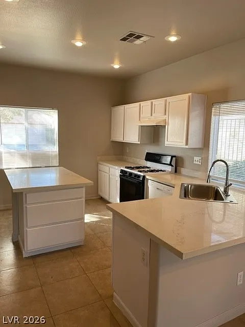 3 bed, 2.5 bath, 1564 sqft, $2,350 — Photo 3