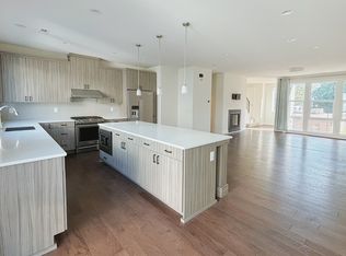 9710 NE 182nd Pl UNIT B, Bothell, WA 98011